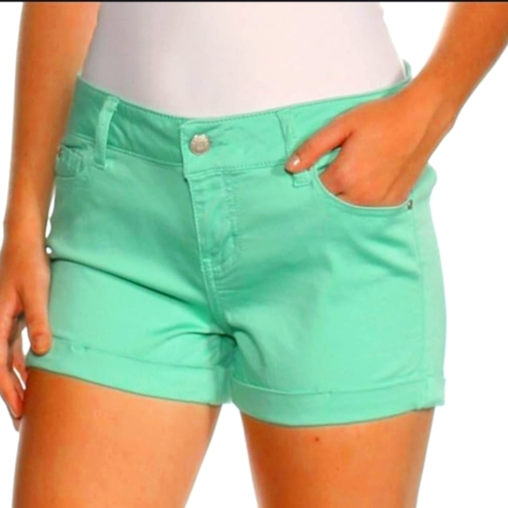 Celebrity.Pink Zest Mint Green Juniors 9 Shorts